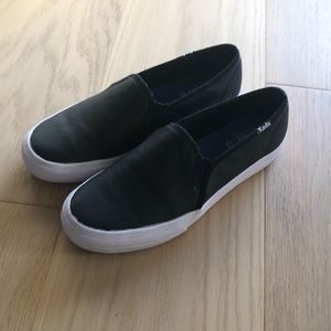 Keds double decker perf leather sneaker size 6